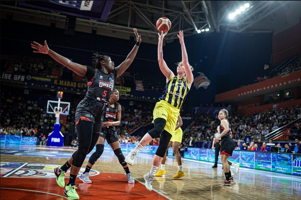 Officiel : Emma Meesseman prolonge au Fenerbahçe