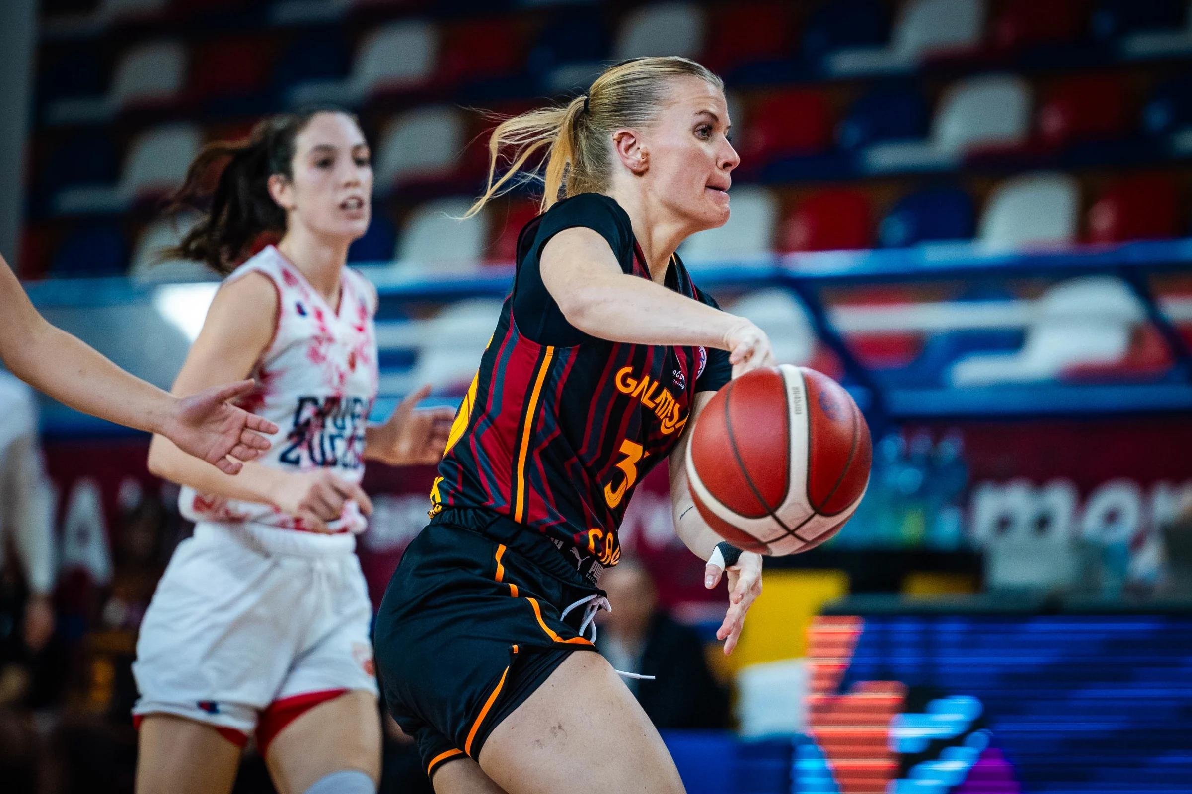 Julie Vanloo brille en Eurocup avec Galatasaray et file vers les huitièmes de finale