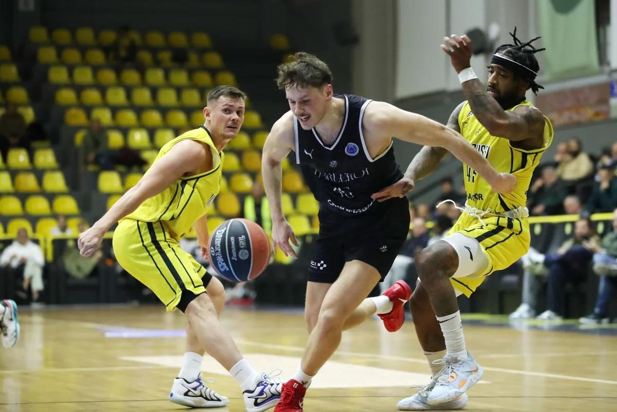 Le Spirou s’incline mais passe au deuxième tour; Anvers n’a pas fait le poids à Fribourg