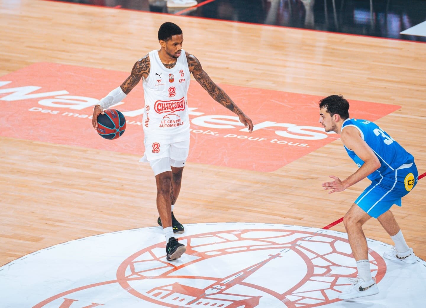 Le Débrief’: Charleroi est au bord de la crise; Rasheed Bello passe les quarante!